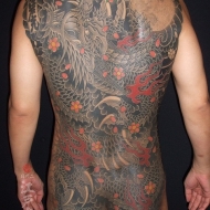 満月龍の刺青