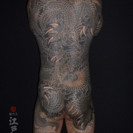 双龍、夫婦龍のカラス彫り刺青