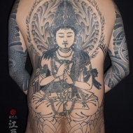 大日如来の刺青、カラス彫り