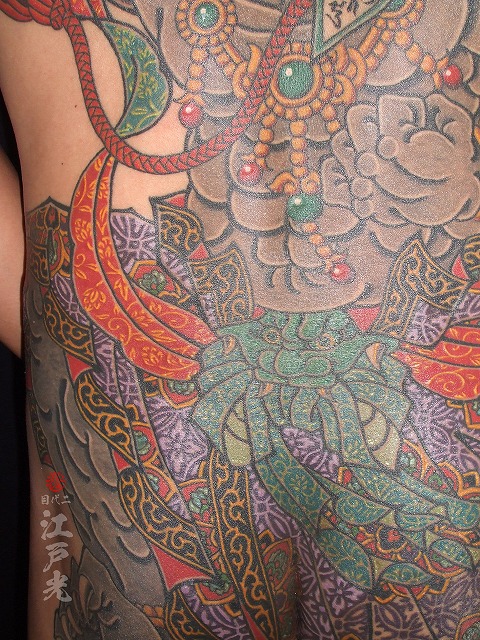 着物柄、七宝繋ぎ紋様の刺青タトゥー