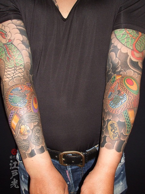 小槌、小判、和彫り、腕、額彫りの刺青タトゥー