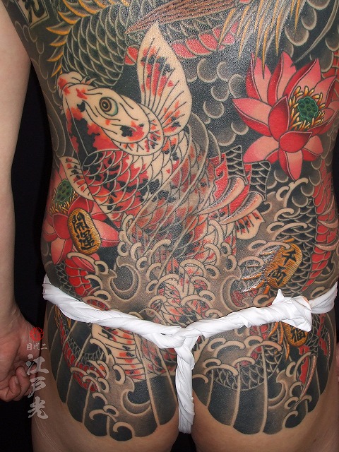 錦鯉、蓮、刺青タトゥー