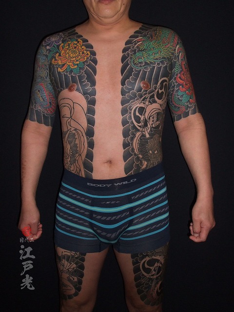 胸割り、和彫り、刺青