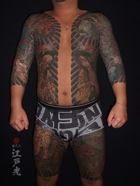胸割りの刺青、和彫り、タトゥー:東京刺青師二代目江戸光