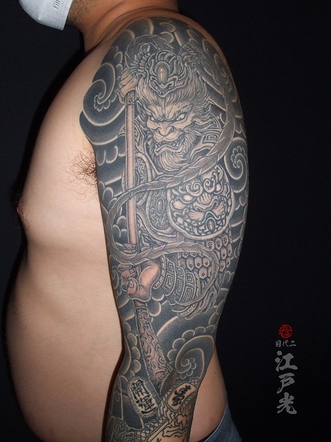 孫悟空の刺青、カラス彫り、腕、タトゥー：東京刺青師二代目江戸光
