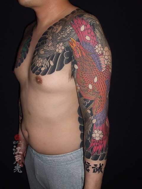 鳳凰の刺青、腕、額彫り、漢字見切り、タトゥー：東京刺青師二代目江戸光