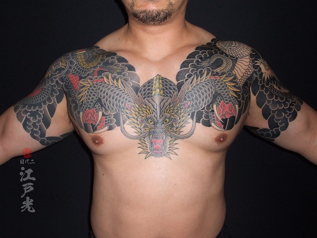 龍の刺青、坐龍、正面龍、タトゥー：東京刺青師二代目江戸光