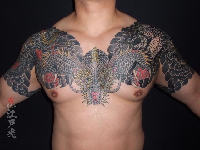 龍の刺青、正面龍、坐龍、腕、額彫り、和彫り、タトゥー：東京刺青師二代目江戸光
