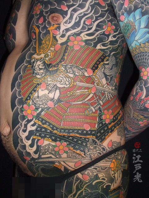 源頼光、胸割り、和彫りの刺青
