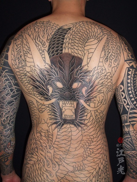 龍の刺青、坐龍、正面龍