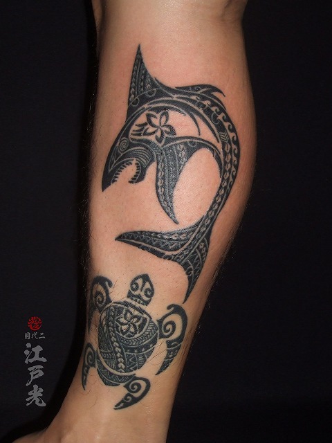 サメのトライバル 民族風 サモア風のタトゥー 洋彫りデザインの刺青 タトゥー 東京 刺青 タトゥー 和彫り 洋彫り 刺青師二代目江戸光
