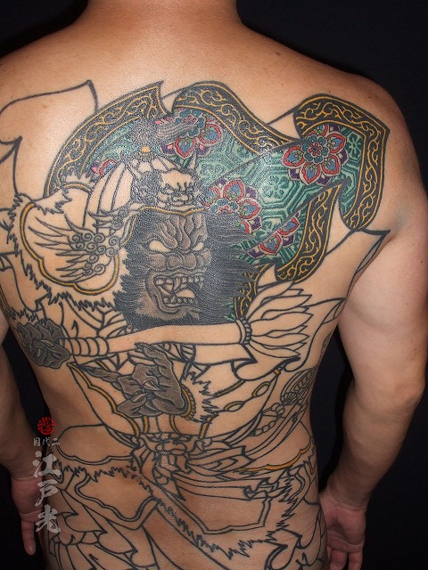 背中,雷帝,刺青,和柄,,花菱,亀甲紋様