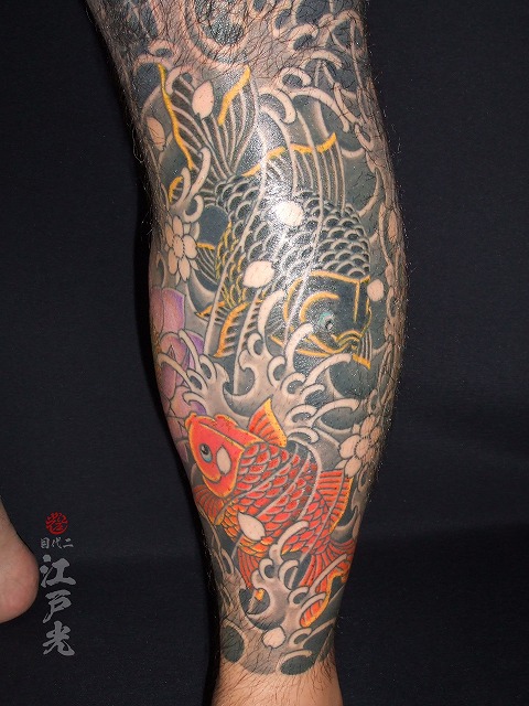 赤い金魚、黒い金魚の刺青タトゥー