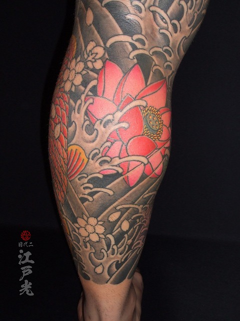 ピンク、赤蓮の刺青タトゥー