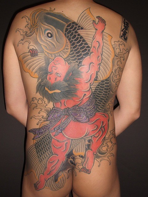 金太郎の鯉退治の刺青 背中 背中の刺青 東京 刺青 タトゥー 和彫り 洋彫り 刺青師二代目江戸光