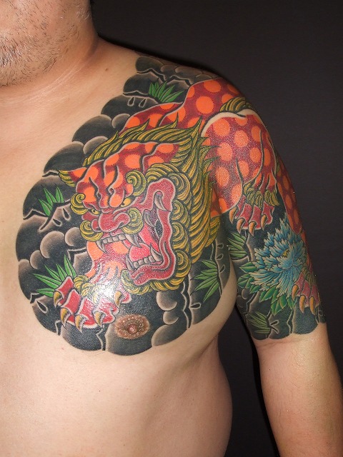 唐獅子牡丹カイナ、ひかえ、関西彫りの刺青