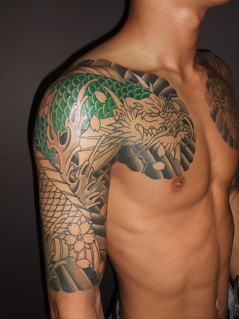 龍魚 腕の刺青 東京 刺青 タトゥー 和彫り 洋彫り 刺青師二代目江戸光